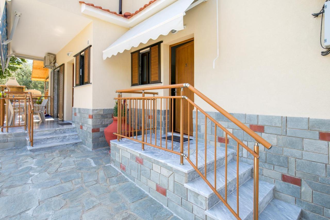 Thassos Koinira